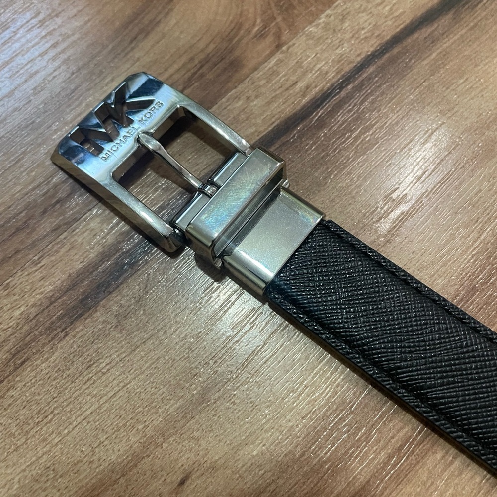 Michael Kors Reversible Belt - Picture 4 of 6